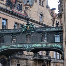 Bridge between the castle of Dresden and its cathedral Ss Trinitadis